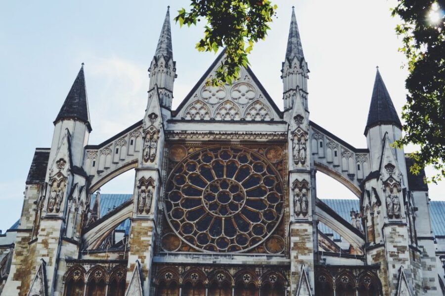 Westminster Abbey Skip-the-Line Entry and Private Tour - Galleries, secrets, and what the guide points out