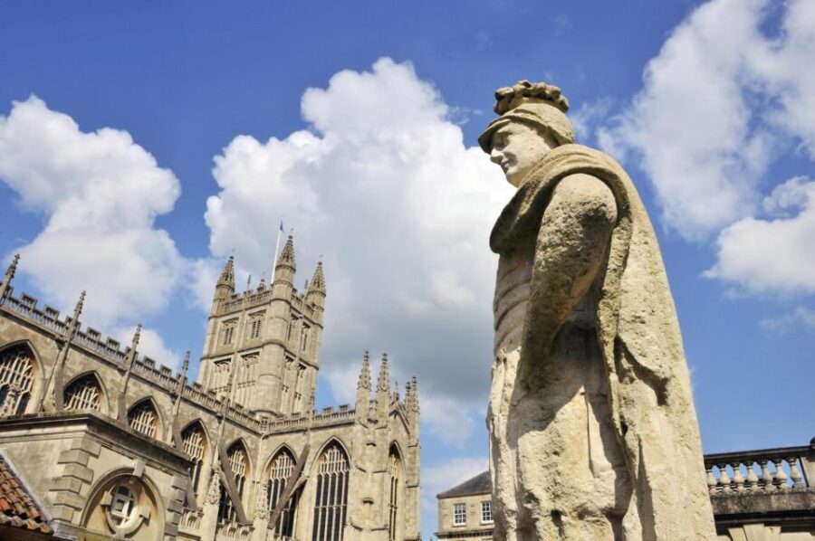 Windsor, Bath, Stonehenge & Salisbury with Christmas Lunch - Traditional Christmas lunch: comfort food with the right extras