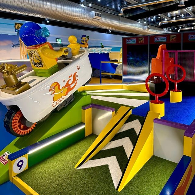 Windsor: LEGOLAND Adventure Golf - A 1-hour LEGO golf session with four ways to play