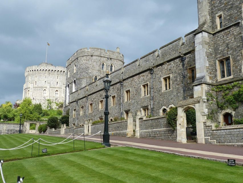 Windsor Stonehenge Bath Private Tour from London with Passes - Soho pickup and private transport that keeps you calm