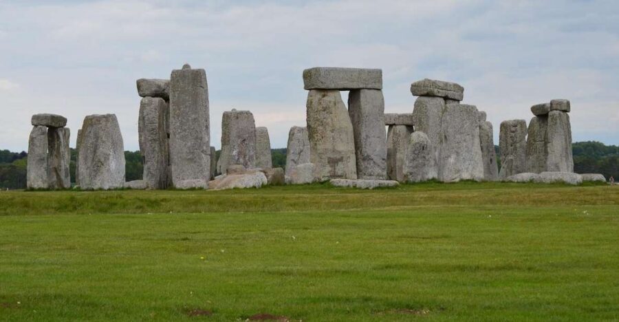 Windsor Stonehenge Bath Private Tour from London with Passes - Should you book this Windsor–Stonehenge–Bath private day trip?